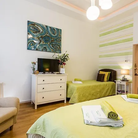 Apartment Makes Happy Budapest