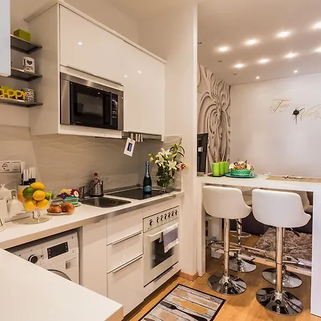 Makes Happy Apartment *
