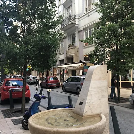 Makes Happy * Budapest